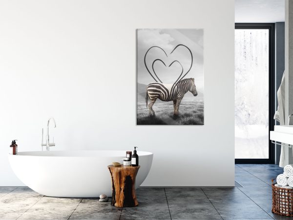 Zebra mit Herzbotschaft in der Savanne B&W Detail, Glasbild Angebot – Bild 4