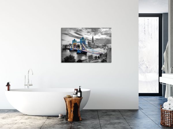 Beleuchtete Tower Bridge am Abend B&W Detail, Glasbild Im Angebot – Bild 4