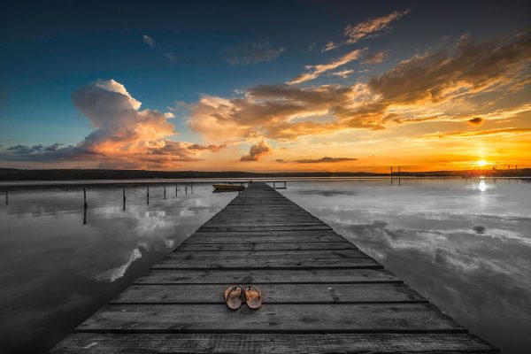Steg am See bei Sonnenuntergang B&W Detail, Glasbild Zu verkaufen – Bild 5