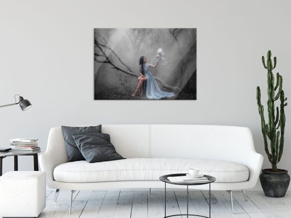 Mystische Schönheit im nebeligen Wald B&W Detail, Glasbild Online-Verkauf – Bild 2