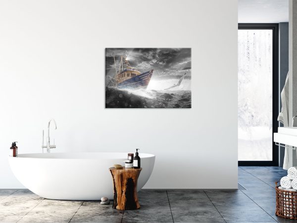 Fischerboot im Sturm auf hoher See B&W Detail, Glasbild Zu verkaufen – Bild 4