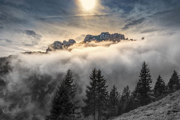 Aufsteigende Wolken in den Dolomiten B&W Detail, Glasbild Schn?ppchen – Bild 5