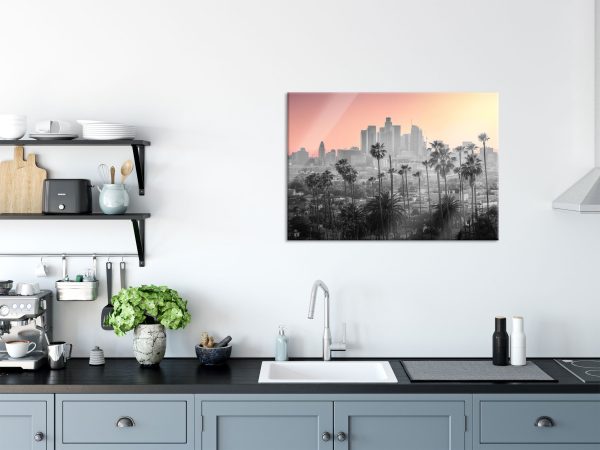 Palmen vor Skyline von Los Angeles B&W Detail, Glasbild Online – Bild 3
