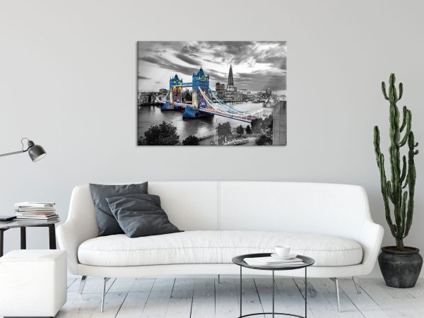 Beleuchtete Tower Bridge am Abend B&W Detail, Glasbild Im Angebot – Bild 2